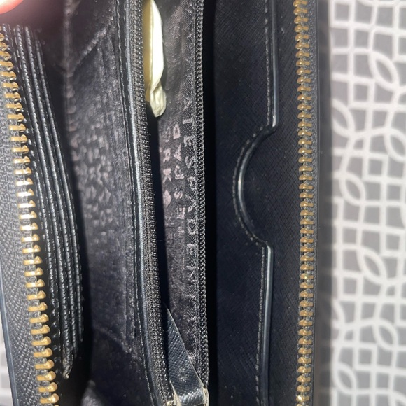 Kate Spade NY Wristlet Black Saffiano Leather 3 Pockets 6 Cards + Check Book GUC - Picture 7 of 10